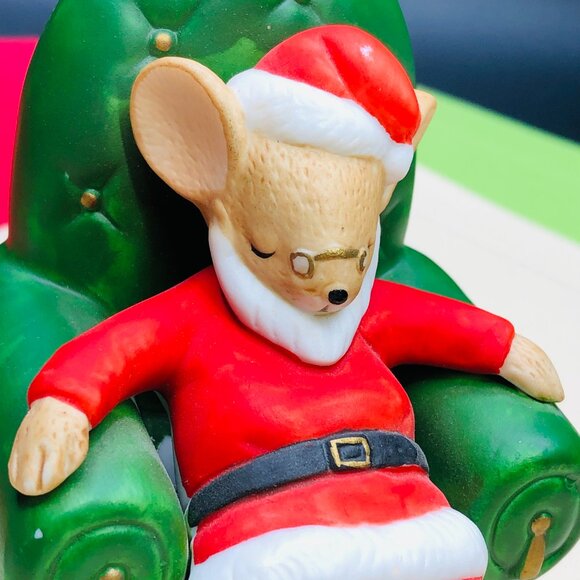 Vintage 1983 ENESCO Sleeping Santa Mouse in Green Chair Figurine: Christmas - Picture 5 of 11
